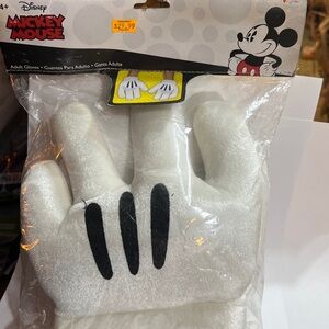 Disney Mickey Mouse Adult Padded Gloves!!! For 14urs +